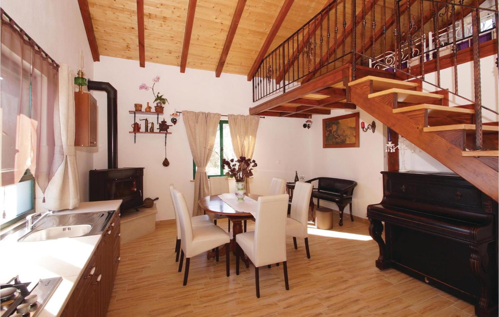 Awesome Home In Smokvica With Kitchen Bagian luar foto
