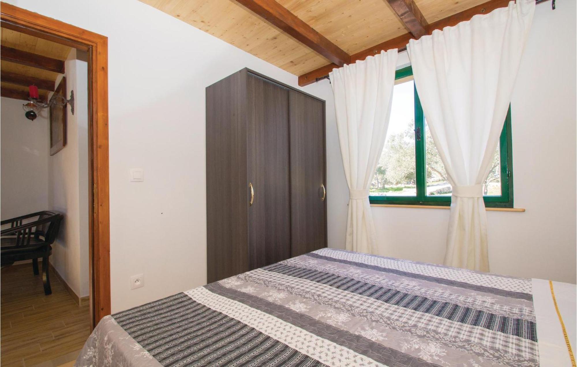 Awesome Home In Smokvica With Kitchen Bagian luar foto